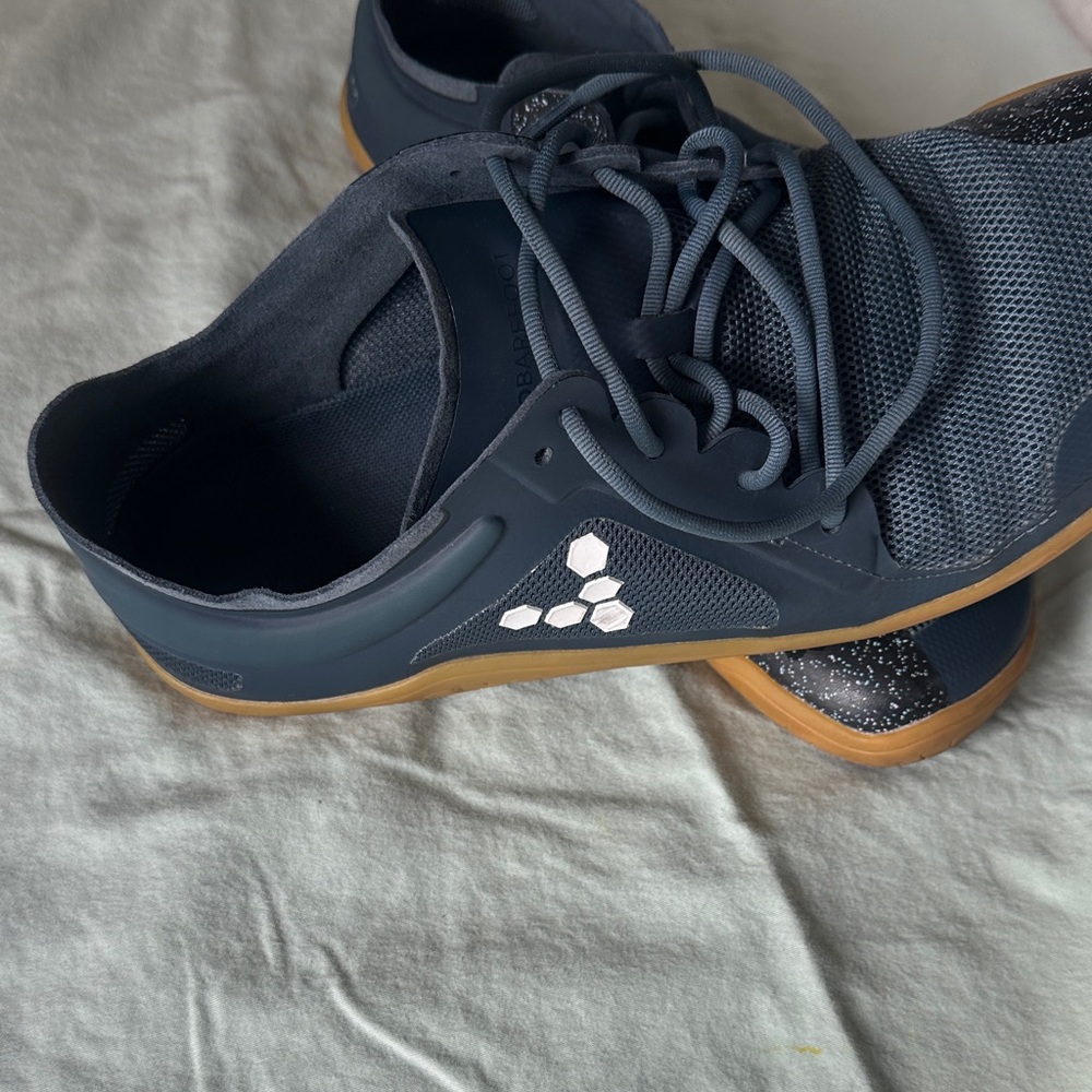 Vivobarefoot tennis shoes. Size eu 40. Men’s 7.5/womens 9 - Picture 5 of 5